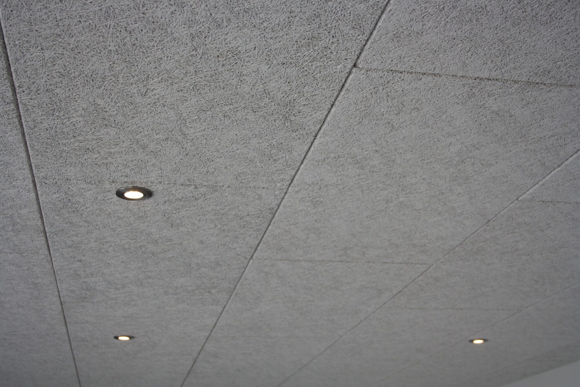 Lana di legno Multifin White 600×1200 mm